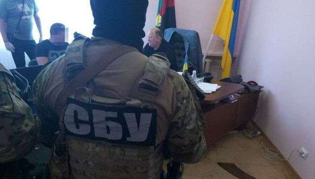 Мэру Торецка вручено подозрение в участии в террористической организации