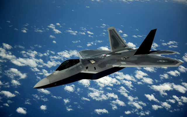 ВВС США не позволили самолетам сирийской армии бомбить курдские позиции