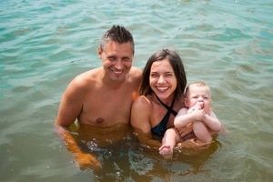 В сети просят помочь жене погибшего у берегов Греции украинца