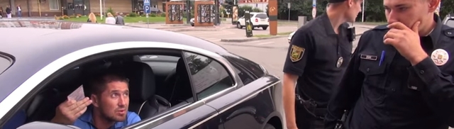 Водитель Rolls-Royce vs. патрульная полиция: как вести себя копам