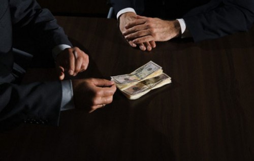 "Украинец ненавидит коррупционера, потому что завидует ему", - экономический эксперт