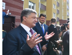Порошенко считает оптимальной ценой жилплощади $400 за квадратный метр