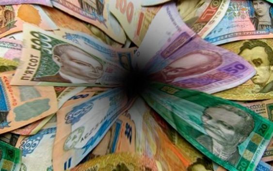 Урезание зарплат и новые налоги. Как залатают дыру в бюджете