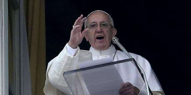 Папа Римский Франциск помолился за Украину и призвал к миру (ВИДЕО)