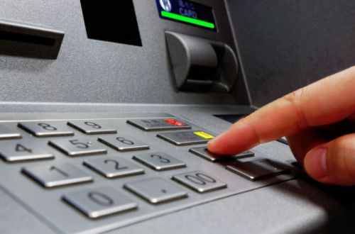 Банковский лимит: сколько денег можно снять в банкоматах