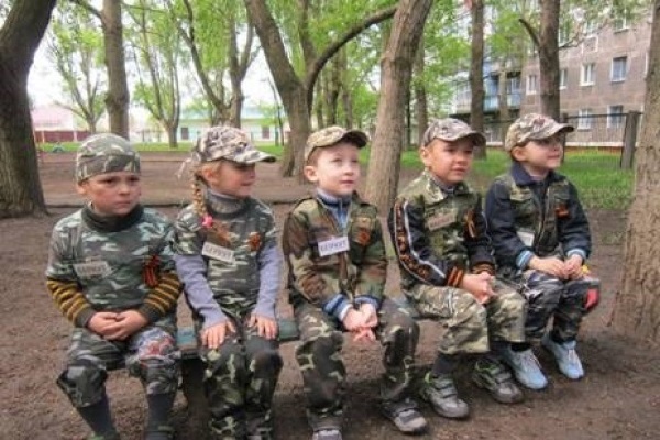В “ДНР” всех детей со школьной скамьи учат, как убивать украинских солдат