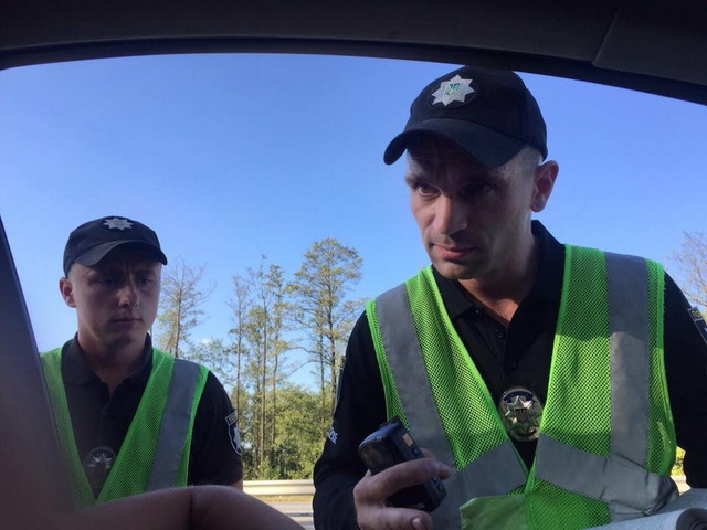 Нова поліція взялася за «гоп-стоп» на дорогах