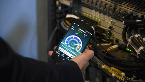 Українців штрафуватимуть за нелегальні телефони