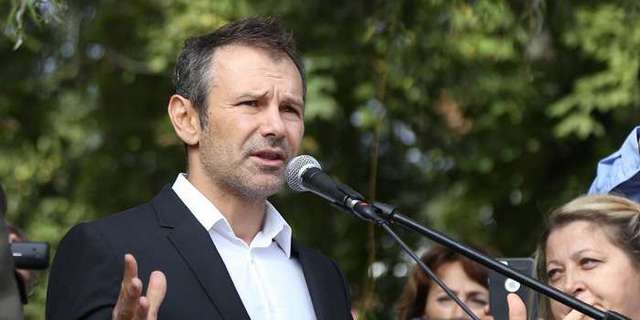 Вакарчук исполнил Гимн Украины на празднике Первого звонка (ВИДЕО)