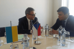 Скандал с "консульством ДНР": Чехия пообещала Украине применить силу закона