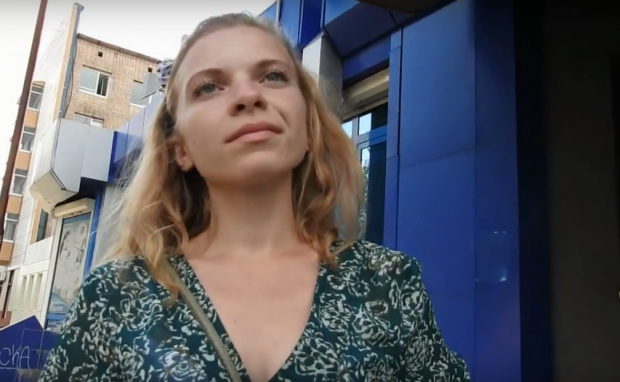 У Сєвєродонецьку сепаратистка з "ЛНР" заявила, що любить Росію на генному рівні