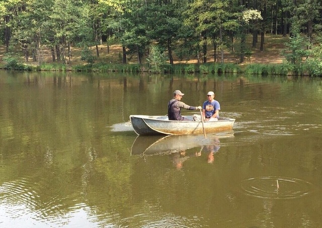 Ляшко заметили на рыбалке под Киевом: опубликованы фото