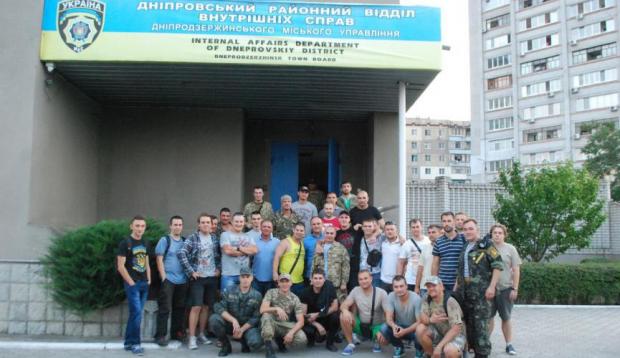 Поліція не хотіла втручатися, але довелось: У Кам’янському луганчани побили бійця АТО