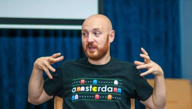 В сети появилось видео драки между Кутеповым и Гришиным в стенах ВРУ (ВИДЕО)