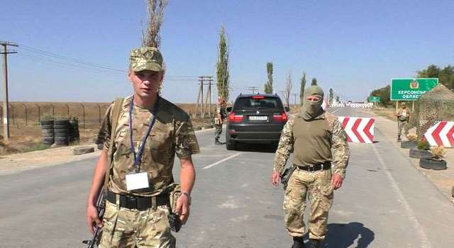 Украинские пограничники прогнали Грэма Филлипса с КПВВ «Каланчак»