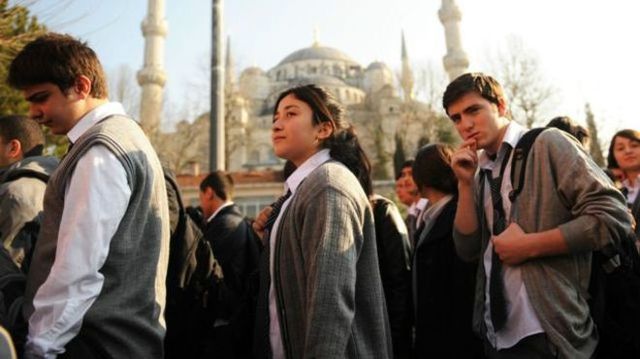 У Туреччині від роботи відсторонили 11 тисяч вчителів