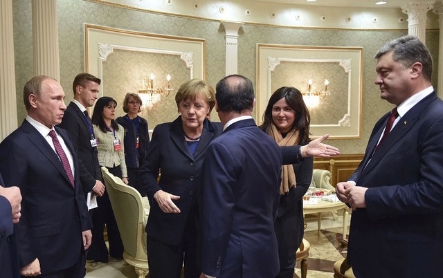 Чего добивается Путин, прячась от встреч с Порошенко