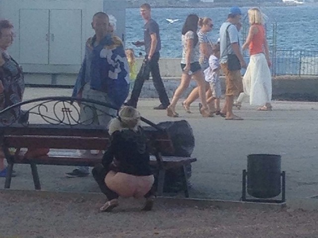 Як "русскій мір" безсоромно паскудить в окупованому Криму (ФОТО 18+)