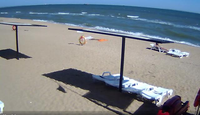 В "бархатный сезон" пляжи оккупированного Крыма стоят полупустыми