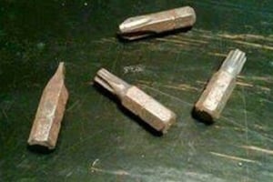 "Маршал" потроллил изобретательницу "штурмовой отвертки"