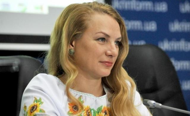 Попова, будучи замглавы Мининформполитики, продолжала свой бизнес - СМИ