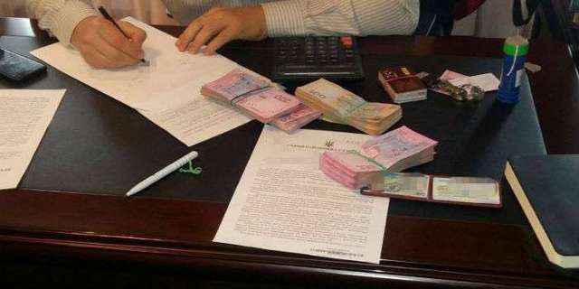 СБУ разоблачила во взяточничестве руководителя ГФС Ривненской области (ФОТО)