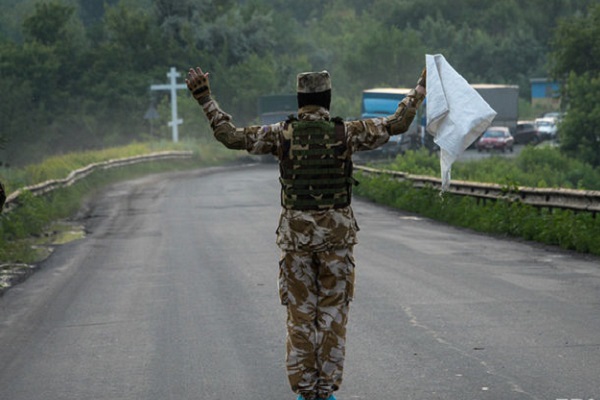 В Луганске сепаратисты заверили, что перестанут выделываться и отведут запрещенное вооружение