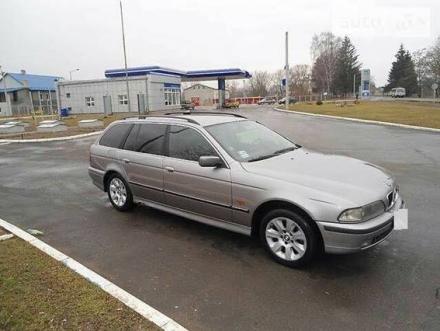 Полицейский, позарившийся на чужой BMW, пойдет под суд