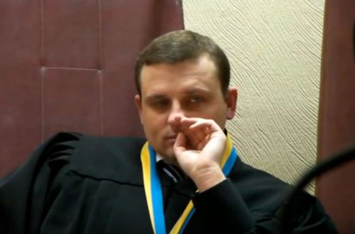 Судью Изюмского горсуда подловили на "добыче новых доказательств"