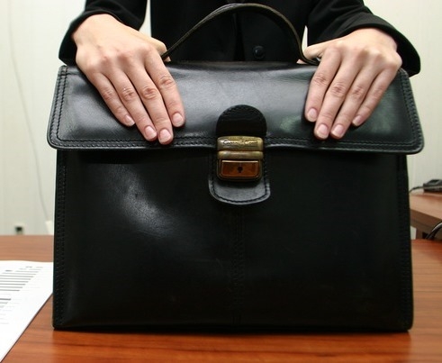 Задля приховування статків члени родин українських суддів стали громадянами офшорної Вануату