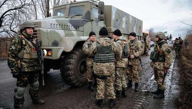 ПОРОШЕНКО ПООБЕЩАЛ НЕ НАПРАВЛЯТЬ ПРИЗЫВНИКОВ В ЗОНУ АТО