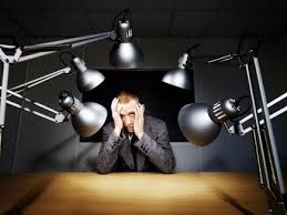 Автора расследования о будущей медиа-империи Порошенко вызвали на допрос в СБУ