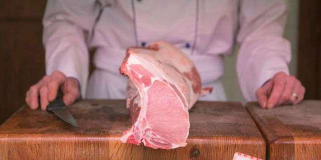 Молдова планирует ввести запрет на импорт свинины из Украины