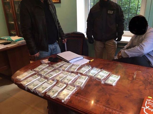 Відколи очолив ГПУ, затримано вже 18 прокурорів-хабарників – Луценко