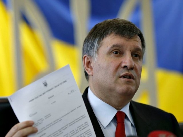 ЗМІ спіймали Авакова і Геращенка на брехні про вбивство полісменів