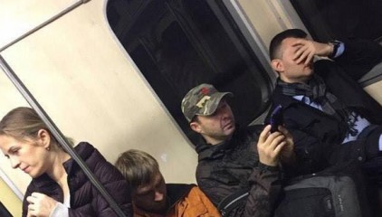 Беременная в киевском метро: сеть взорвало «обычное» фото
