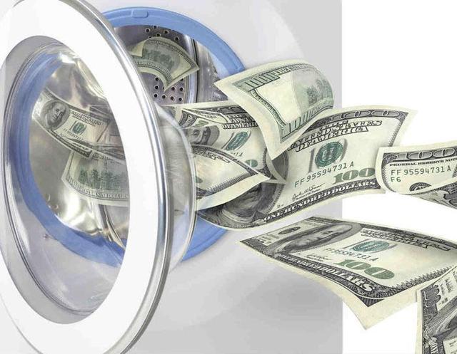 ПОЛІЦІЯ: СЛУЖБОВІ ОСОБИ БАНКУ "ГЛОБУС", "ПОРТАЛ" І ЄВРОБАНКУ ДОПОМАГАЛИ ВІДМИВАТИ КОШТИ