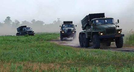 Оккупанты усиливают своих подручных танками и системами залпового огня