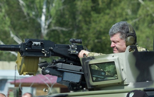 "Проснулся гений полководца". Эпос о Порошенко от Гомера