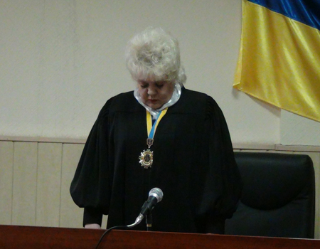 СУДЬЯ-ВЗЯТОЧНИЦА ИЗ МАРИУПОЛЯ СБЕЖАЛА К СЕПАРАТИСТАМ