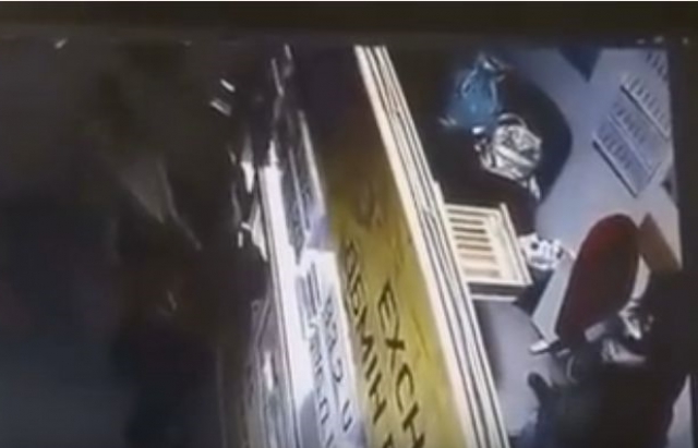 З’явилося відео зухвалого пограбування обмінника на Закарпатті