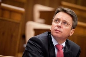 Миклош объяснил, почему Украине не обойтись без повышения пенсионного возраста