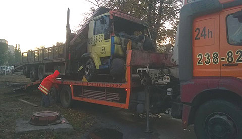 На Лісовому масиві спалили евакуатор, який забирав незаконні автокав’ярні