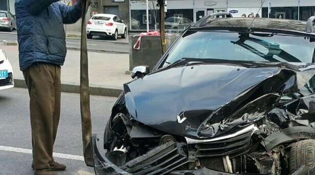 Иностранный дипломат устроил масштабное ДТП в центре Киева