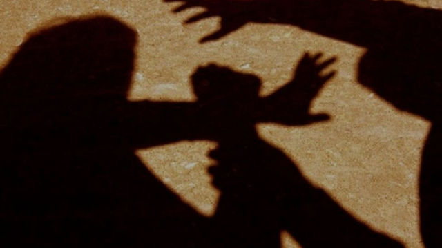 В Киеве неизвестный изнасиловал женщину рядом с кладбищем