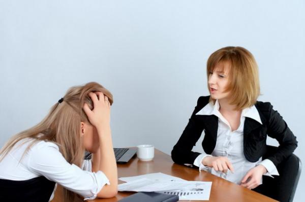 75% украинских "белых воротничков" задействованы в "семейном подряде"