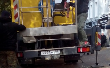 Сашко Лірник: За шмат гнилої ковбаси...Українські гниди