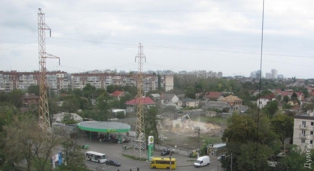 В Одесі забудовник попри протести зніс стародавній маєток