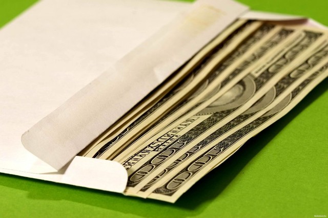 Суд признал чиновницу НАБУ виновной в коррупционных тренингах