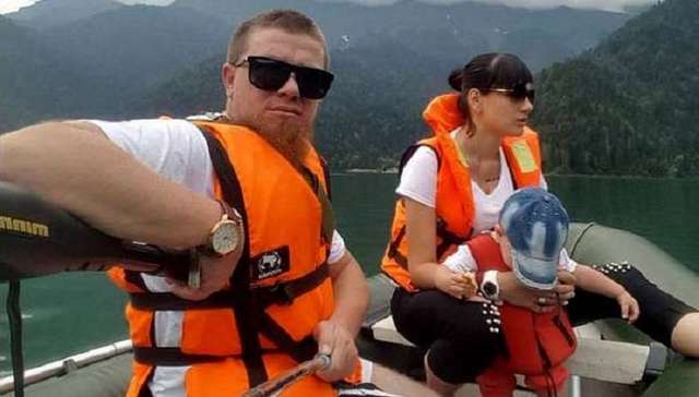 В сети бурно отреагировали на украинские документы жены Моторолы